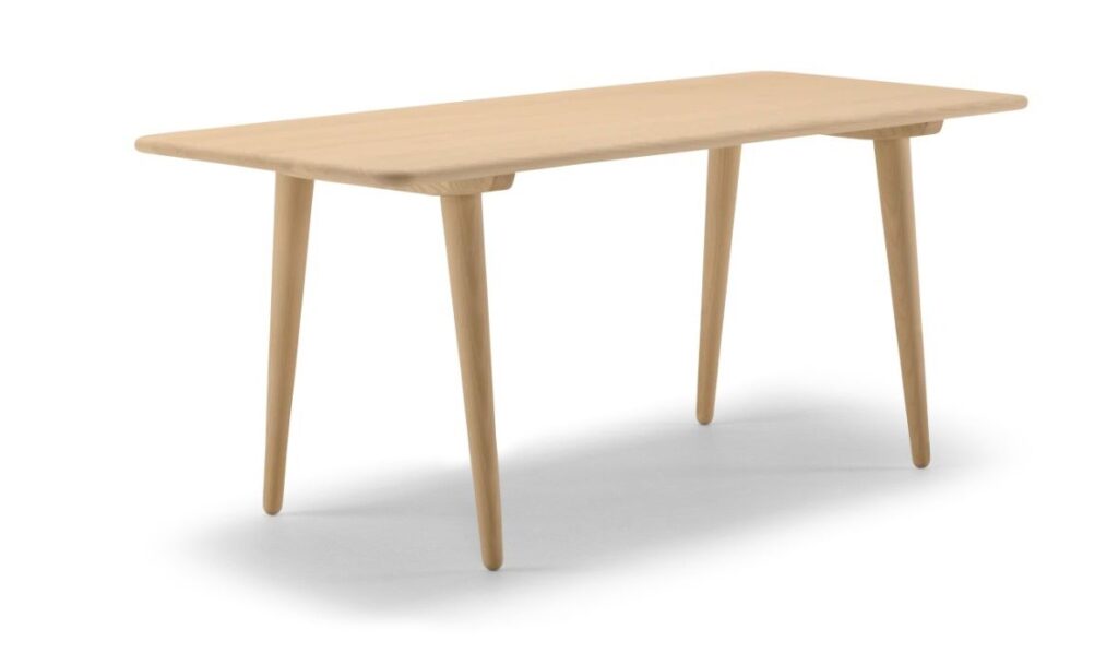 Hans J. Wegner CH011 Table